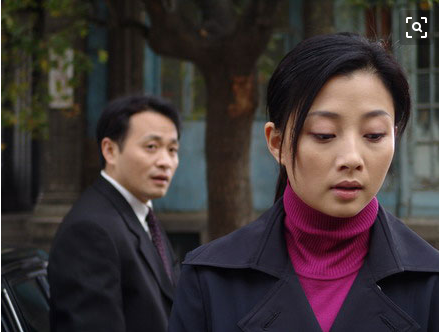 赵道出自己觉得各方面条件不如郝解放,一直将对何的爱深埋心里