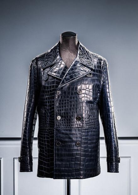 颜色:海军蓝样式:peacoat法国制造男装尺码:大,52品牌:爱马仕价钱:us