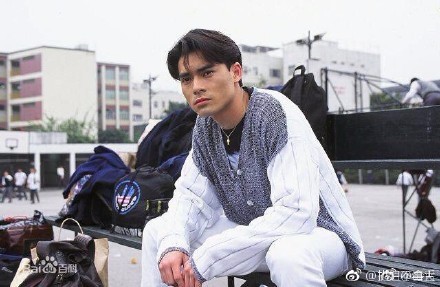 古巨基海俊杰合影 ,这波同框超有年代感