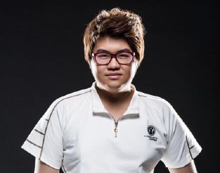 rng又添姿态,网友:上路斗地主下路打麻将,干啥呢