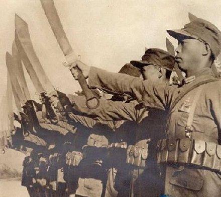 二战日本兵拼刺刀厉害,中国军人发明一招制敌,背后真相让人落泪