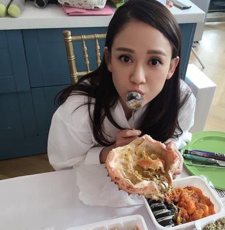 陈乔恩酒驾被抓因为喝酒后出门开车买吃的难道没有外卖吗