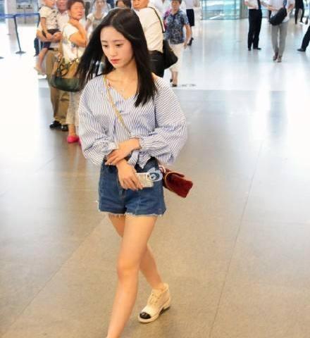 鞠婧祎到底有多高?人群中放眼望去她最矮!