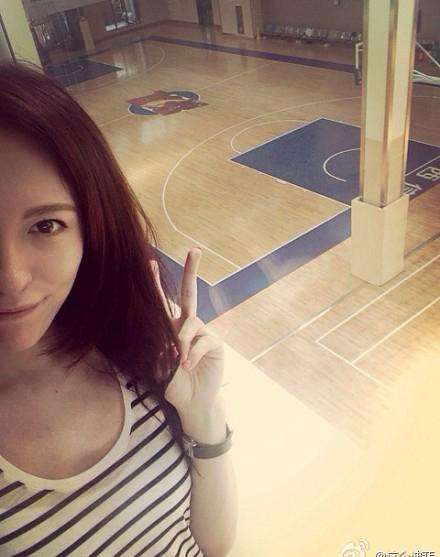 巴特尔女儿到底有多美? 明明可以靠脸吃饭却要靠才华!