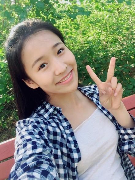 朋友圈十八岁照片真相岁月对你来说是一把杀猪刀还是整容刀