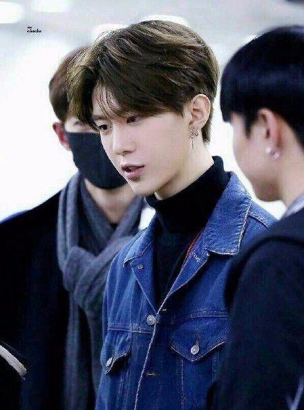 范丞丞今天开通微博都关注了谁?最新正面照曝