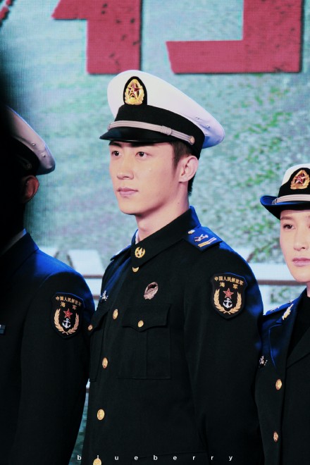 鲜肉转型硬汉你喜欢战狼2张翰还是红海行动黄景瑜呢