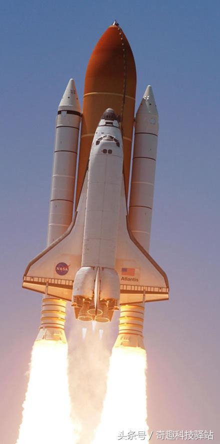航天飞机之所以能上天全是两台助推火箭的功劳这是错的