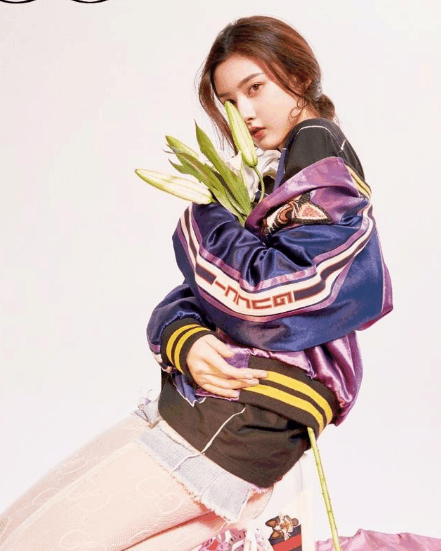 9岁登春晚舞台, 20岁的她现登准一线封面, 网友: 比关晓彤美多了!