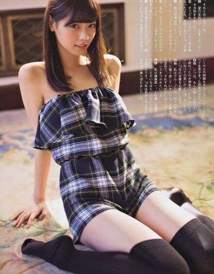 超可爱日本妹子西野七濑晒新年挂历封面! 网友: 小心马鞭