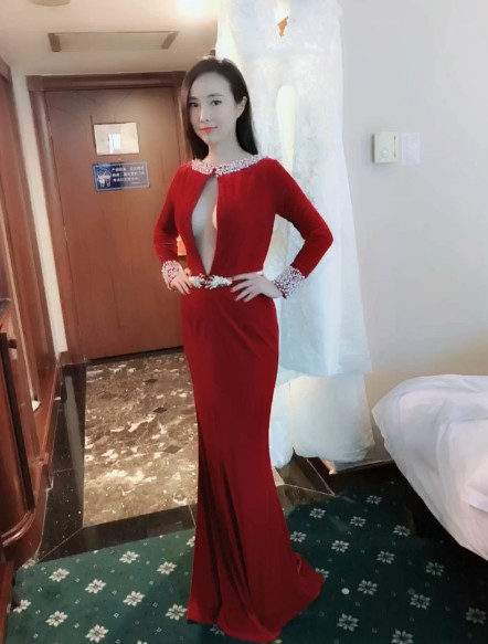 干露露靠着"半p装",造就了她的网红人生!