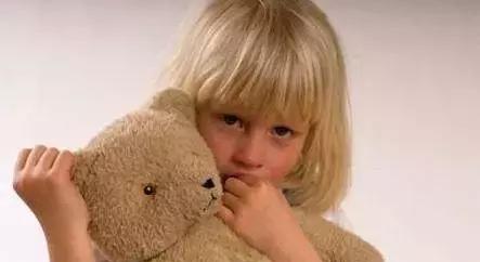 帮妈妈们分析如何正确带领孩子走向开朗活泼远离胆小害羞怯懦