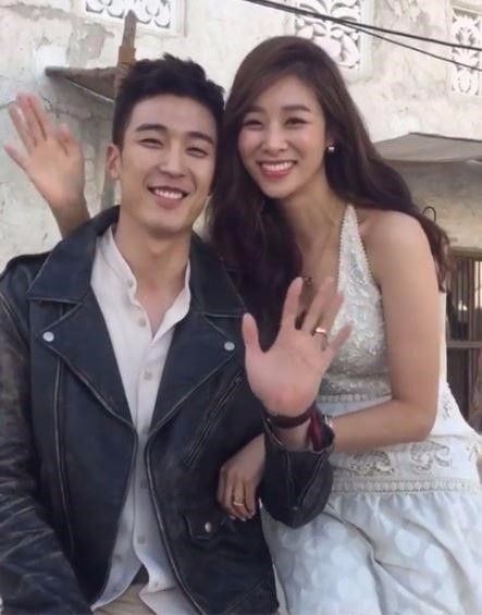 张申英和姜京俊到罗马拍摄画报,两人默契满分