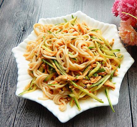 鸡丝凉拌面担担面炸酱面香菇培根意面油泼面