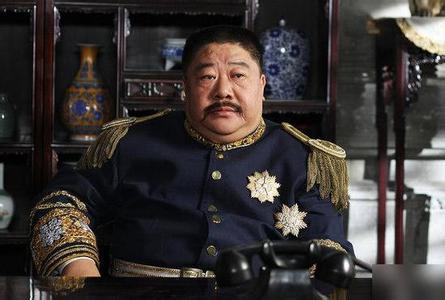 一土匪发家后统治山东数年,还写了无数诗,但每首诗中都有粗话