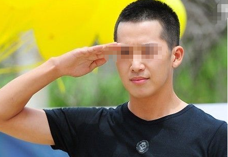 女子上吊自杀，男子赶紧把她救下，翻过她身子后吓得起鸡皮疙瘩