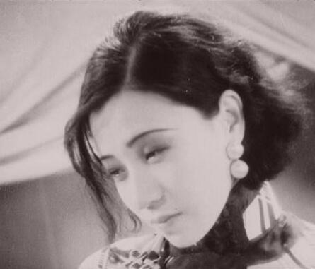 现代人都知道的民国影星,大概数阮玲玉,周璇和蝴蝶最出名了.