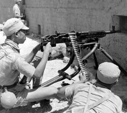 国军重机枪连连长讲述抗战鬼子一顿炮击全连被炸死145人