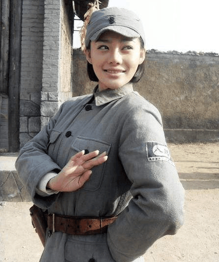褪色老照片真实的八路军女战士