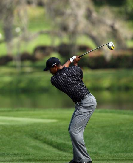 伍兹这一组高尔夫挥杆动作绝对经典,值得收藏