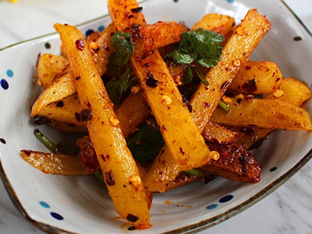 土豆条这么做,香辣好吃,好做不贵,当零食也当菜品,越吃越想吃