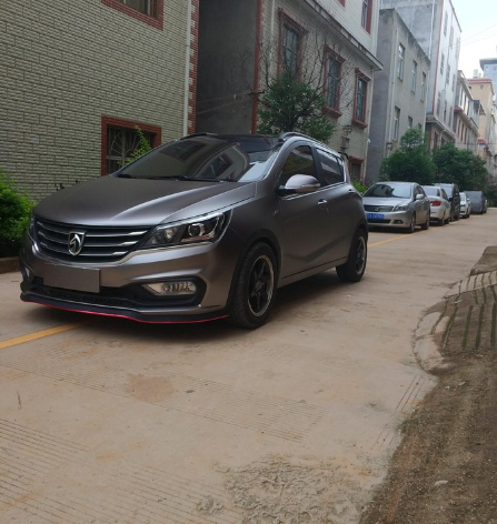 宝骏310开进改装店,出来后变成奔驰a45 amg,尾翼真的很过分