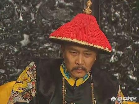 在真正的雍正朝中,八王爷党逼宫时,雍正有兵权