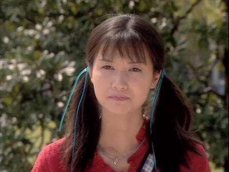 也凭借《将爱情进行到底》一举成为当年的一线小花