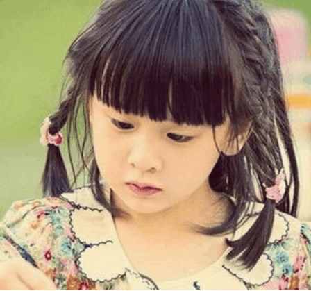 邓超孙俪游迪士尼为儿子庆生, 小花妹妹正面照曝光, 就是美人胚子