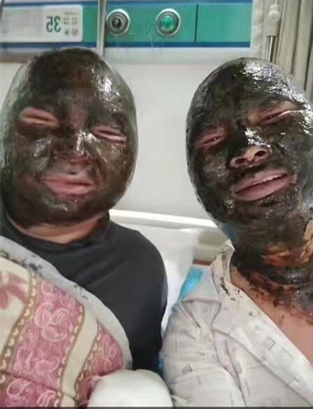 奇葩:4个牌友打麻将时麻将桌爆炸 4人瞬间被炸成"黑人"