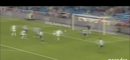 GIF-看看足坛历史10大神助攻,与马夏尔的相比