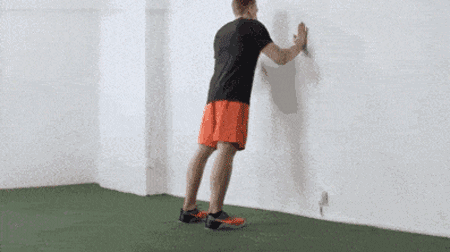 动作2、跪姿俯卧撑