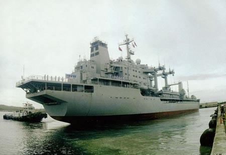 满载37000吨 载重23000吨 航速16节 仅配125人|补给舰|俄海军|舰体