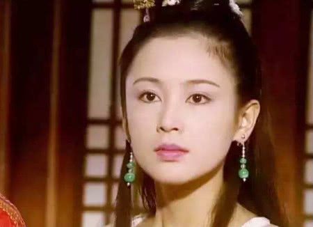 迪丽热巴和赵丽颖同样是演嫦娥,两人差距不止