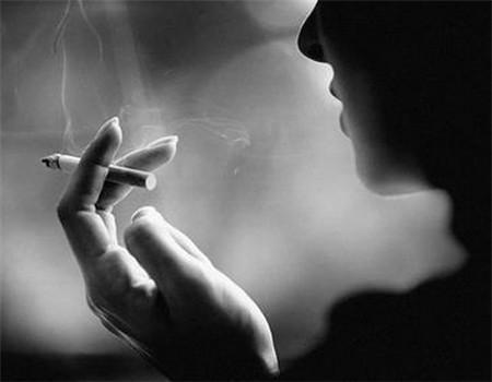 要抽烟, 你就别怀孕! 腹中胎儿吸二手烟真的很痛苦!