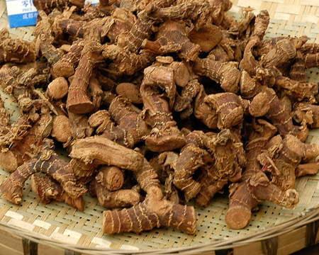 复合香味,压异之效十四香炖肉料花椒茴香良姜白蔻晒干或用硫磺熏过,用