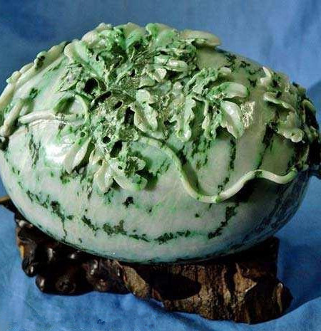 慈禧太后的翡翠西瓜大爷在菜地里捡到无偿上交