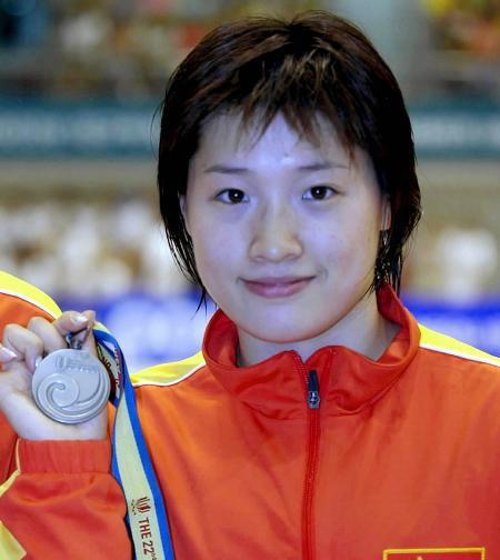 泳坛女神夺奥运冠军,两段恋情都很出名,如今低调生子,老公成谜