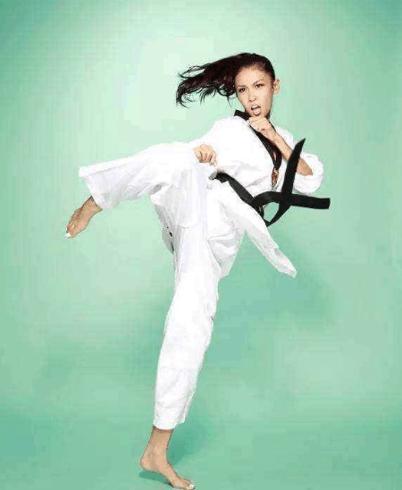 回忆总想哭成龙邀原班人马拍新古惑仔只为捧红她