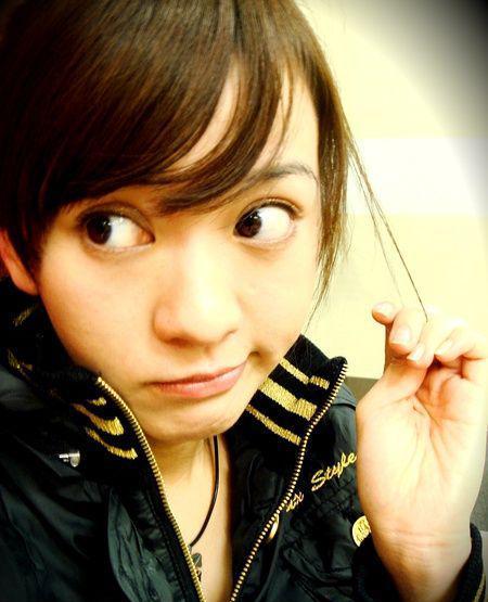 她在电视剧《斗争》里饰演方灵珊 现在情感分别 父亲欠赌债