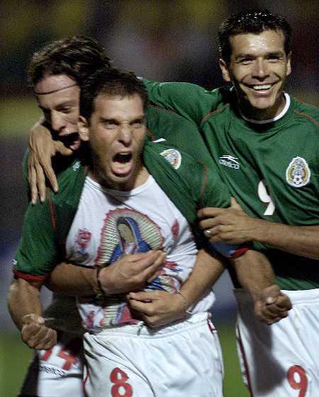 墨西哥足球历史最佳阵,疯子门将花蝴蝶领衔,蛙