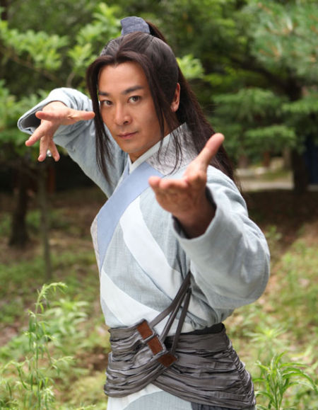 他功夫不输吴京,却多年默默无闻,41岁终于功成名就