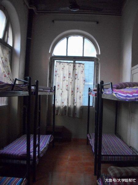 印度大学宿舍可能与你想的不一样, 别再说比国内大学的宿舍好