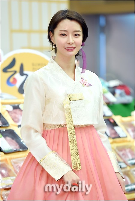 hello venus成员nara出席韩国猪肉宣传活动