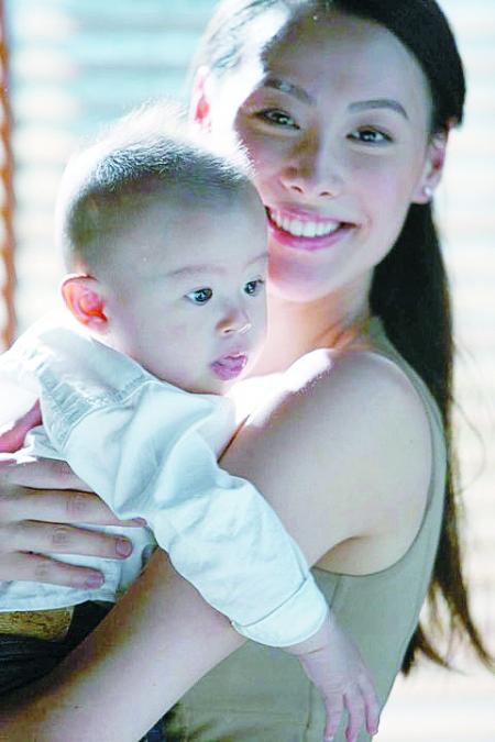 才过了一年又为李泽楷生了一对双胞胎儿子,曾经梁洛施一心想要嫁给