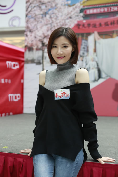 她是tvb美女编剧,转到幕前做演员!编剧拍剧小说影评样样行!
