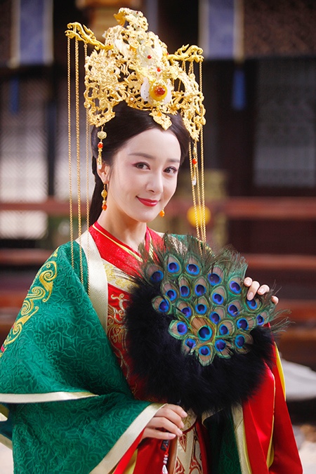 《独孤天下》李依晓挑战蠢萌系反派 网友给独孤曼陀寄刀片