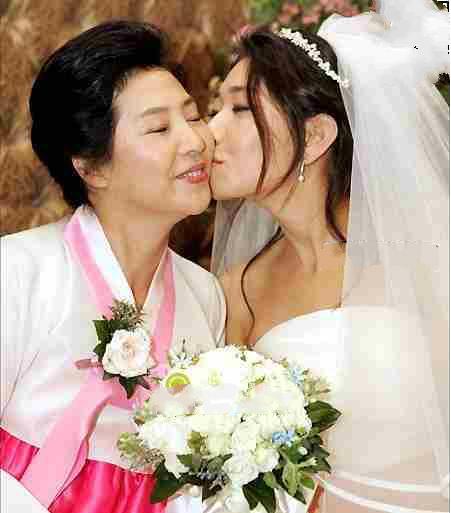 《澡堂老板家的男人们》23年了:二儿子去世,她