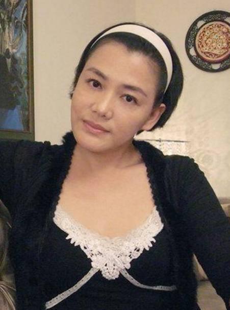 她出道26年被家人当摇钱树被榨干,最后被累死在片场!