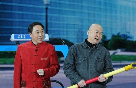 虽然是个光头胖子,却屡次上春晚演小品,让观众热泪盈眶!